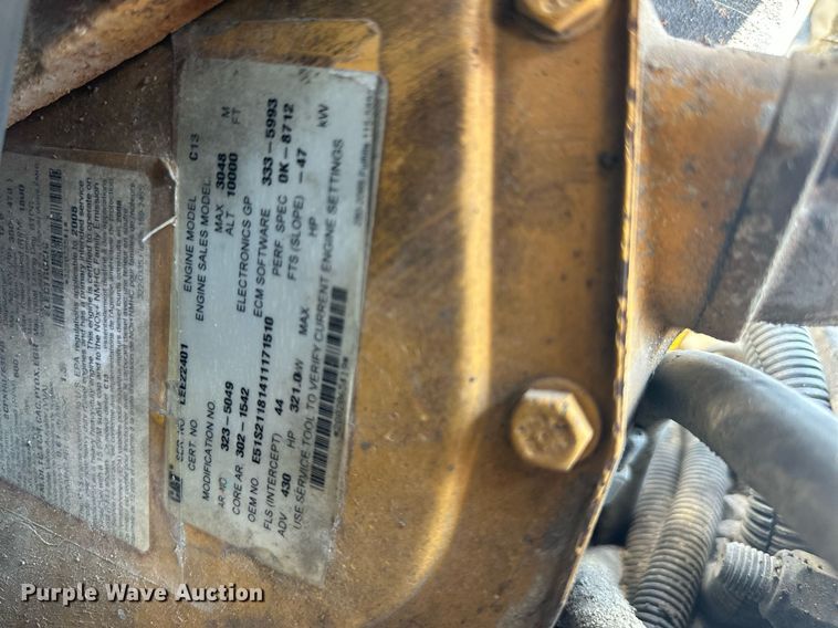 image for item DO5035 2010 Peterbilt 365  dump truck