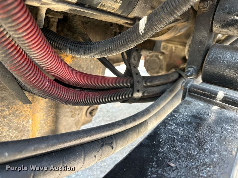 image for item DO5035 2010 Peterbilt 365  dump truck