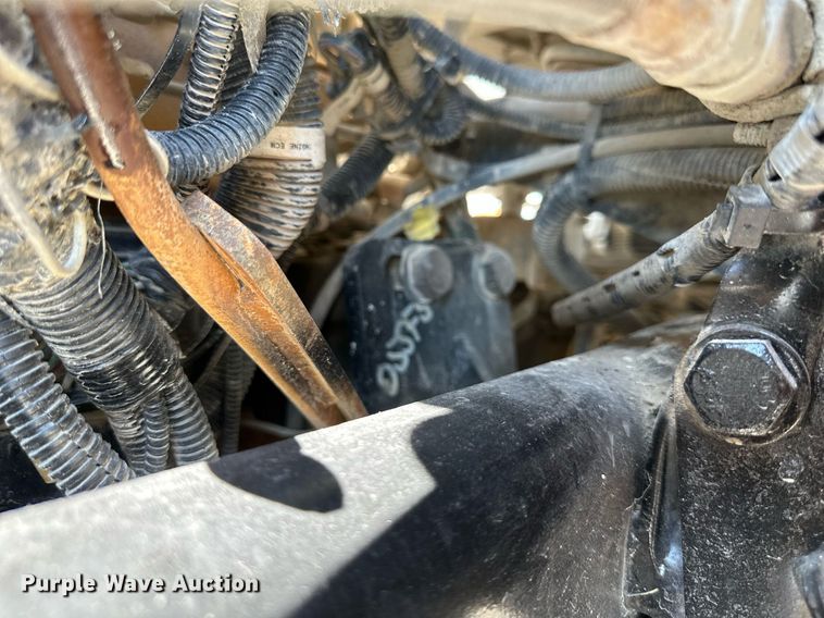 image for item DO5035 2010 Peterbilt 365  dump truck