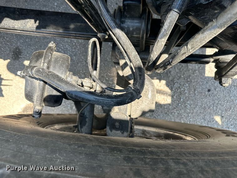 image for item DO5035 2010 Peterbilt 365  dump truck