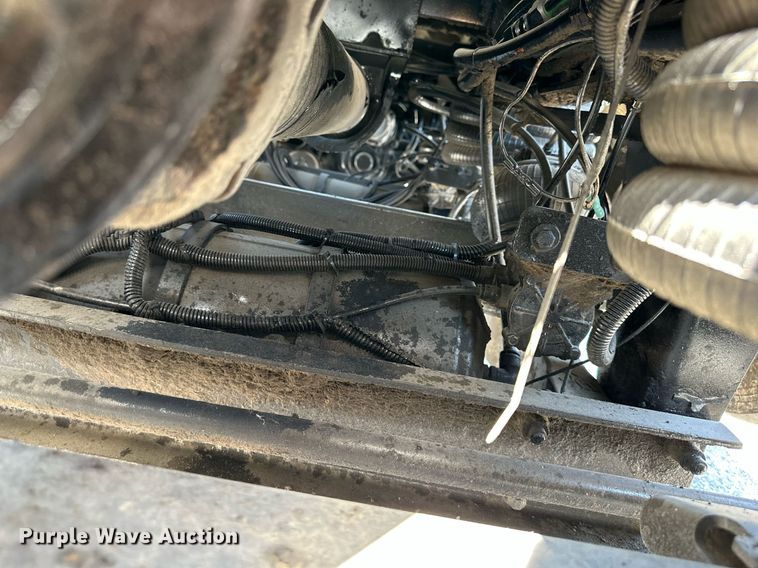 image for item DO5035 2010 Peterbilt 365  dump truck