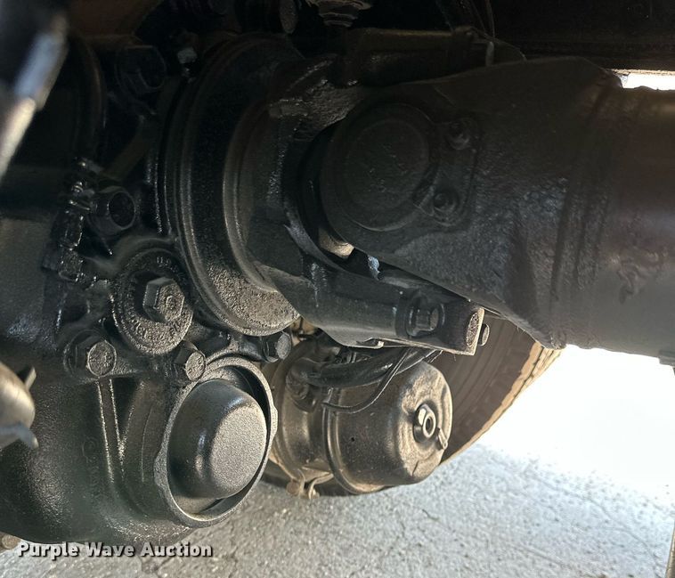 image for item DO5035 2010 Peterbilt 365  dump truck