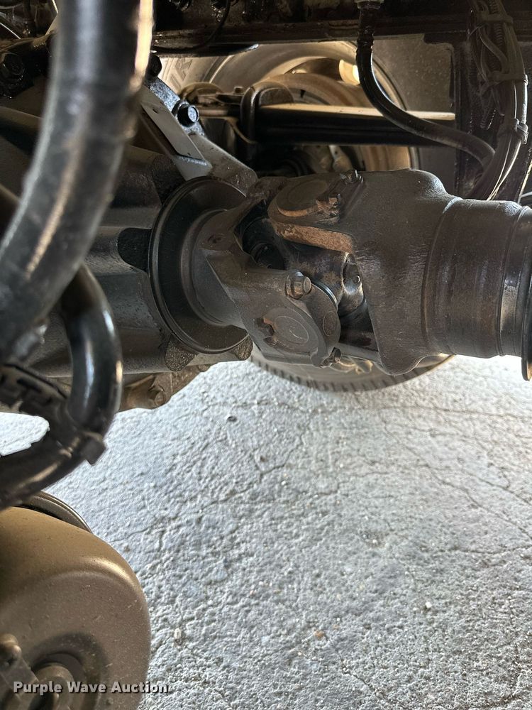 image for item DO5035 2010 Peterbilt 365  dump truck