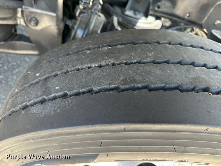 image for item DO5035 2010 Peterbilt 365  dump truck