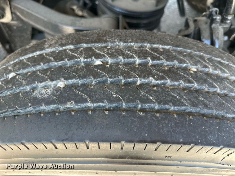 image for item DO5035 2010 Peterbilt 365  dump truck