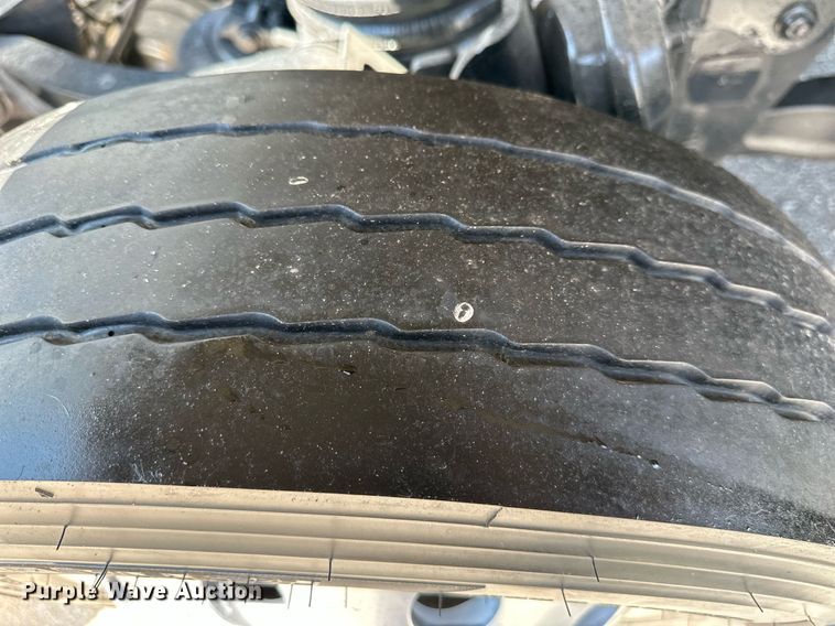 image for item DO5035 2010 Peterbilt 365  dump truck