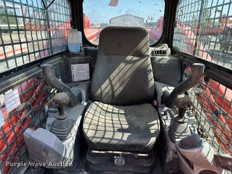 image for item DO5057 2017 Kubota SVL95-2S  tracked skid steer loader