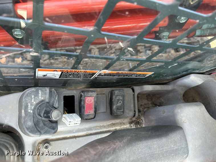 image for item DO5057 2017 Kubota SVL95-2S  tracked skid steer loader