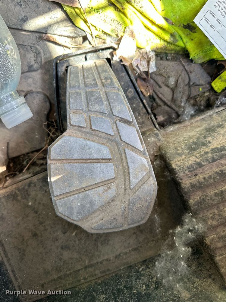 image for item DO5057 2017 Kubota SVL95-2S  tracked skid steer loader