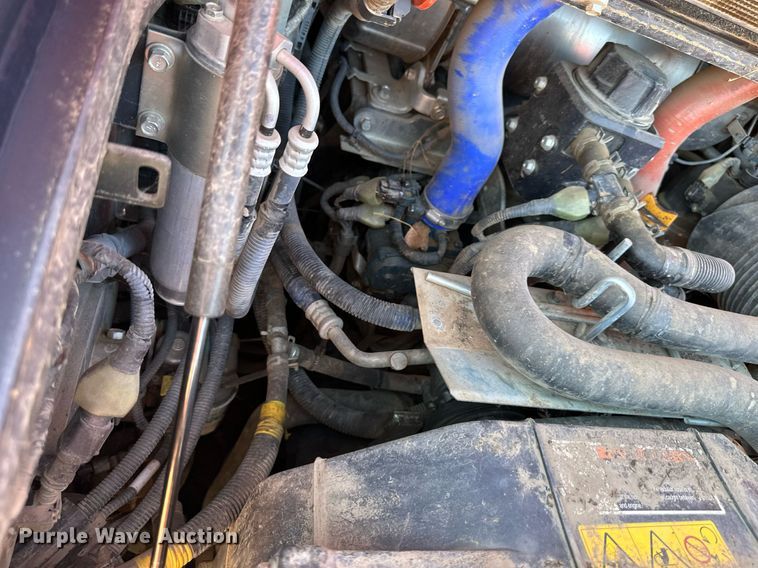 image for item DO5057 2017 Kubota SVL95-2S  tracked skid steer loader