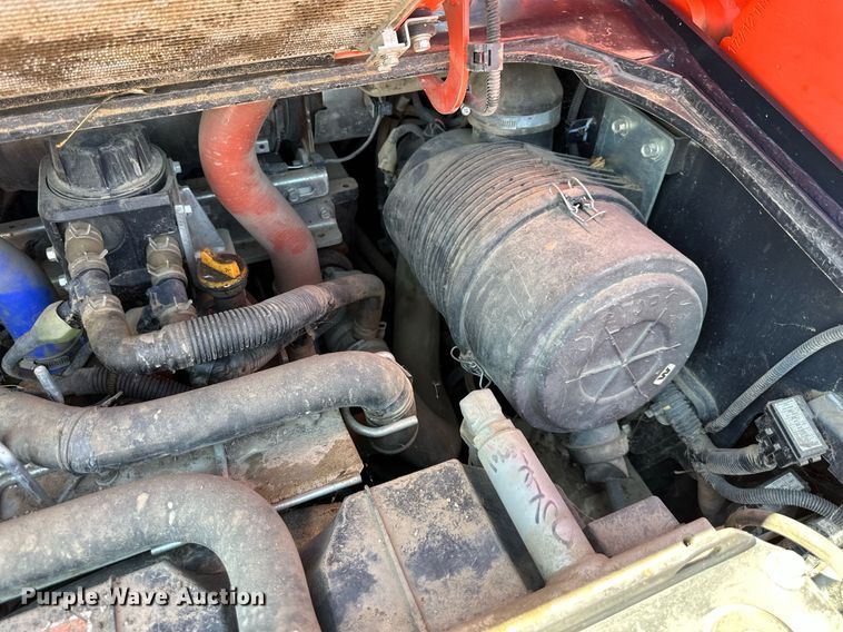 image for item DO5057 2017 Kubota SVL95-2S  tracked skid steer loader