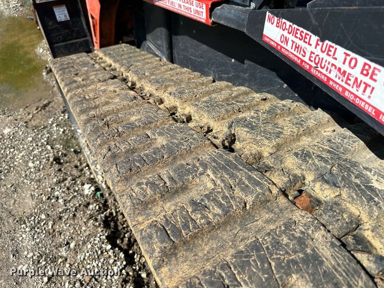 image for item DO5057 2017 Kubota SVL95-2S  tracked skid steer loader