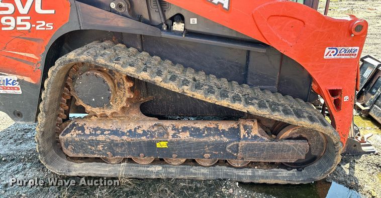 image for item DO5057 2017 Kubota SVL95-2S  tracked skid steer loader