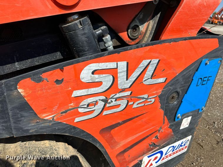 image for item DO5057 2017 Kubota SVL95-2S  tracked skid steer loader