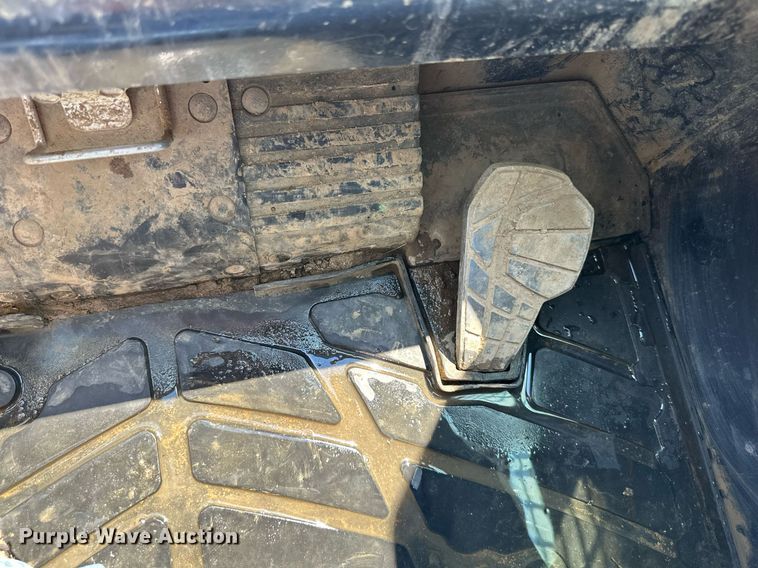 image for item DO5059 2019 Kubota SVL75-2  tracked skid steer loader