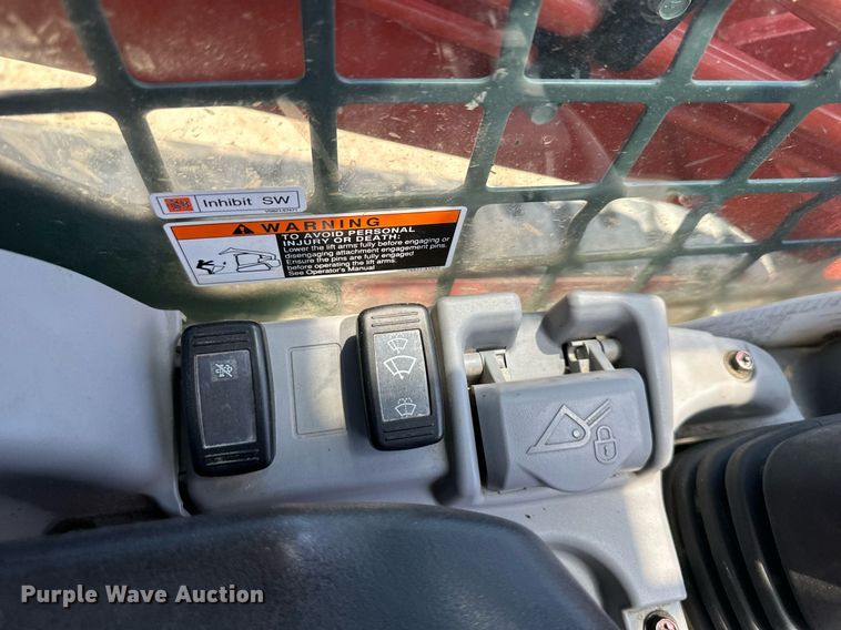 image for item DO5059 2019 Kubota SVL75-2  tracked skid steer loader