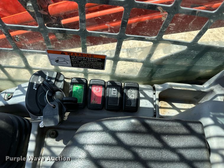 image for item DO5059 2019 Kubota SVL75-2  tracked skid steer loader