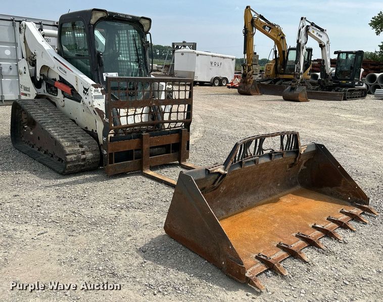 image for item DO5062 2012 Bobcat T750  tracked skid steer loader