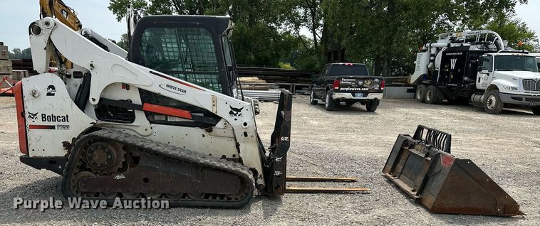 image for item DO5062 2012 Bobcat T750  tracked skid steer loader