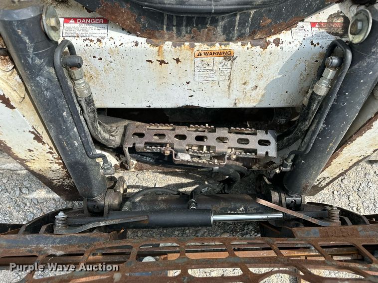 image for item DO5062 2012 Bobcat T750  tracked skid steer loader