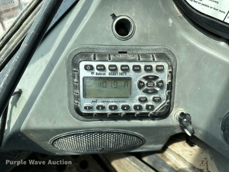 image for item DO5062 2012 Bobcat T750  tracked skid steer loader