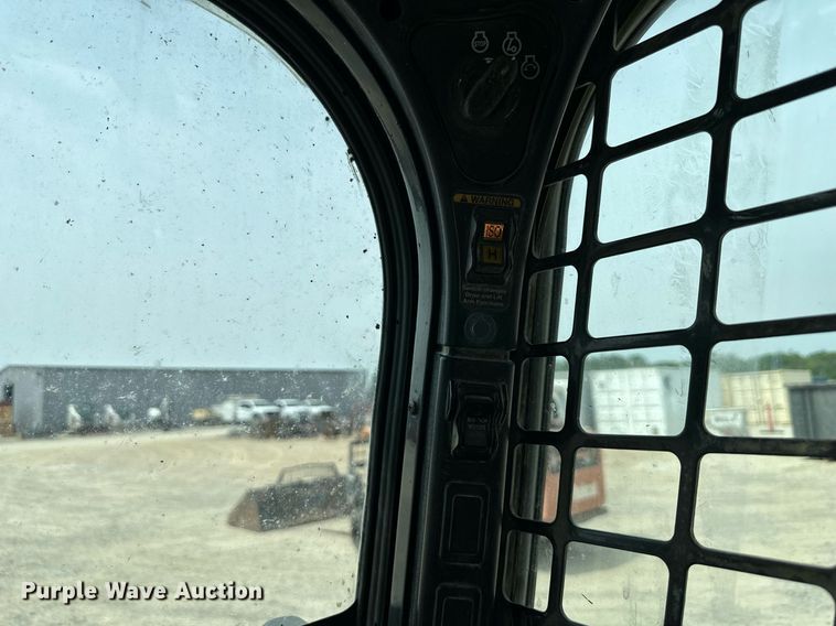 image for item DO5062 2012 Bobcat T750  tracked skid steer loader