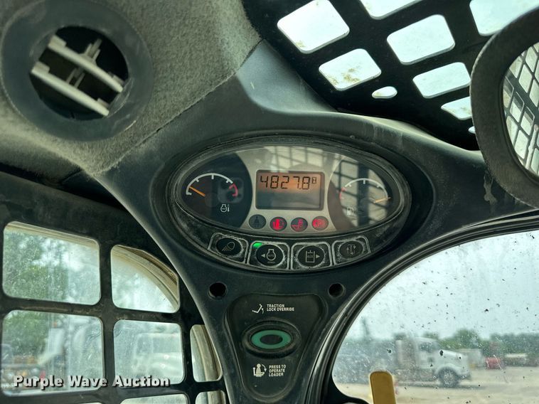 image for item DO5062 2012 Bobcat T750  tracked skid steer loader