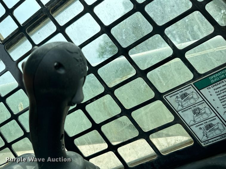 image for item DO5062 2012 Bobcat T750  tracked skid steer loader