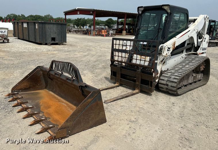 image for item DO5063 2015 Bobcat T650  tracked skid steer loader