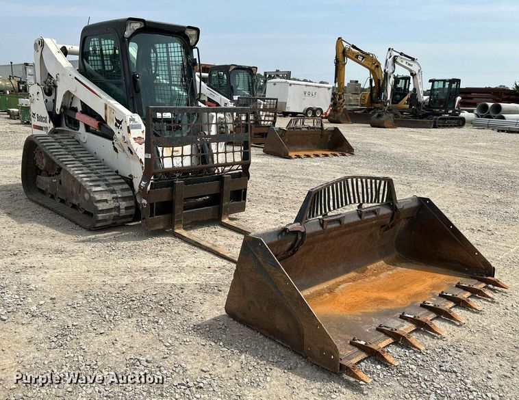 image for item DO5063 2015 Bobcat T650  tracked skid steer loader