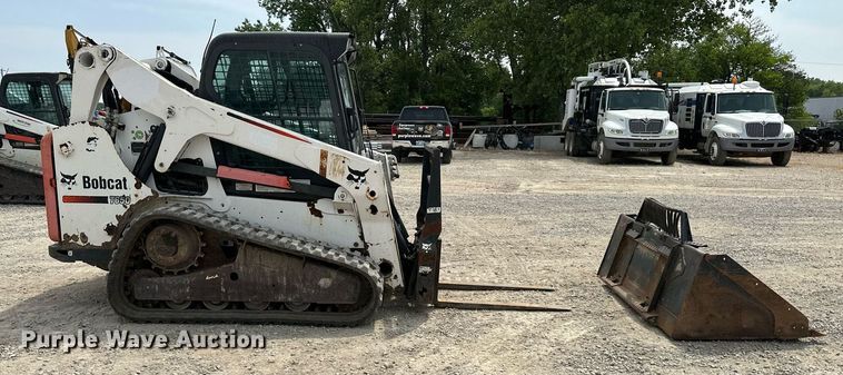 image for item DO5063 2015 Bobcat T650  tracked skid steer loader