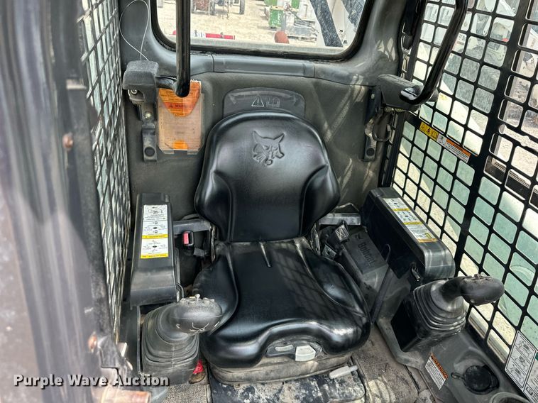 image for item DO5063 2015 Bobcat T650  tracked skid steer loader