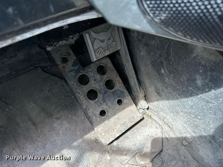 image for item DO5063 2015 Bobcat T650  tracked skid steer loader