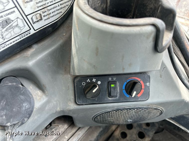 image for item DO5063 2015 Bobcat T650  tracked skid steer loader