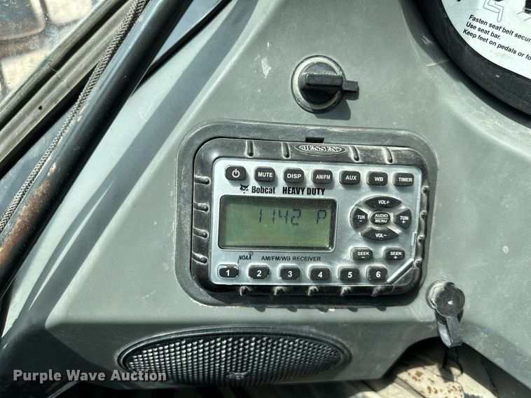 image for item DO5063 2015 Bobcat T650  tracked skid steer loader