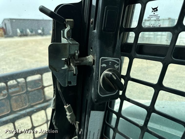 image for item DO5063 2015 Bobcat T650  tracked skid steer loader