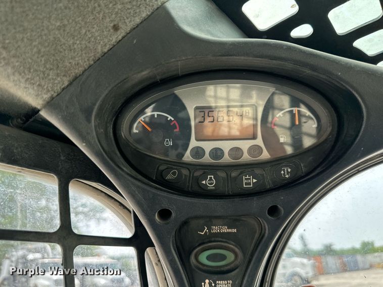 image for item DO5063 2015 Bobcat T650  tracked skid steer loader