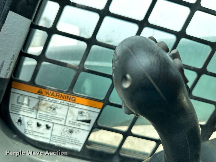 image for item DO5063 2015 Bobcat T650  tracked skid steer loader