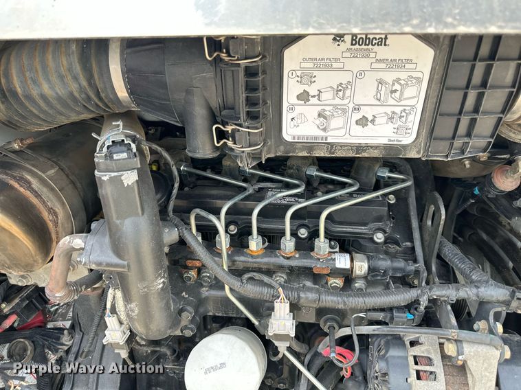 image for item DO5063 2015 Bobcat T650  tracked skid steer loader