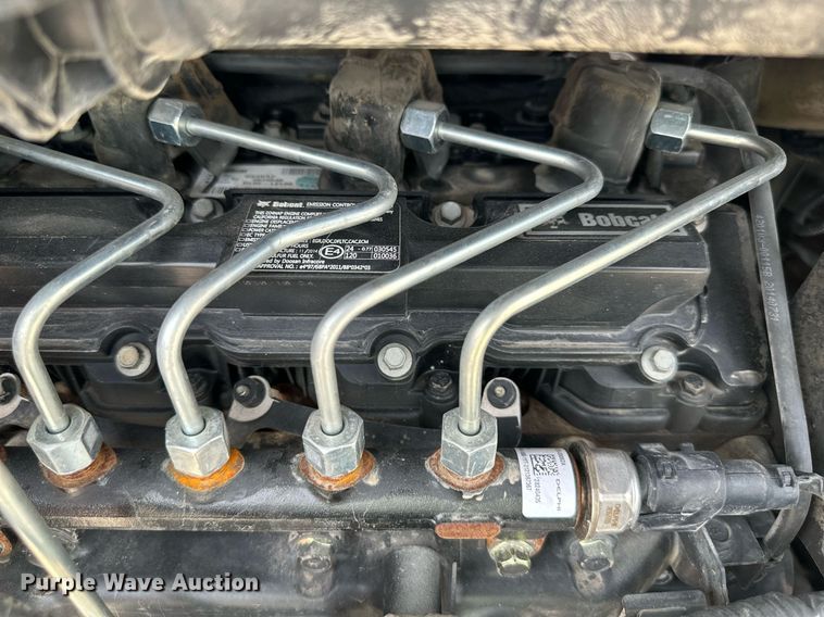 image for item DO5063 2015 Bobcat T650  tracked skid steer loader