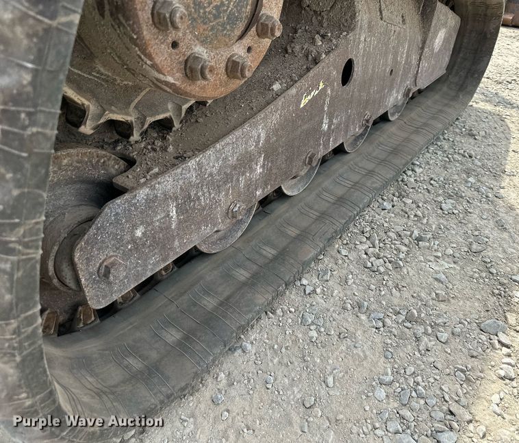 image for item DO5063 2015 Bobcat T650  tracked skid steer loader