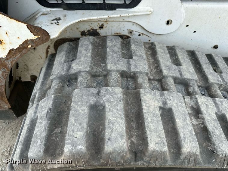 image for item DO5063 2015 Bobcat T650  tracked skid steer loader