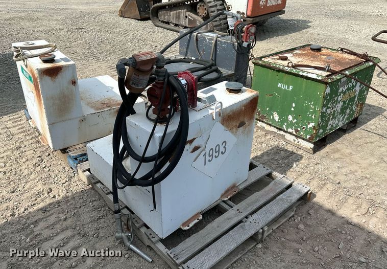 image for item DO5064 (4) fuel tanks