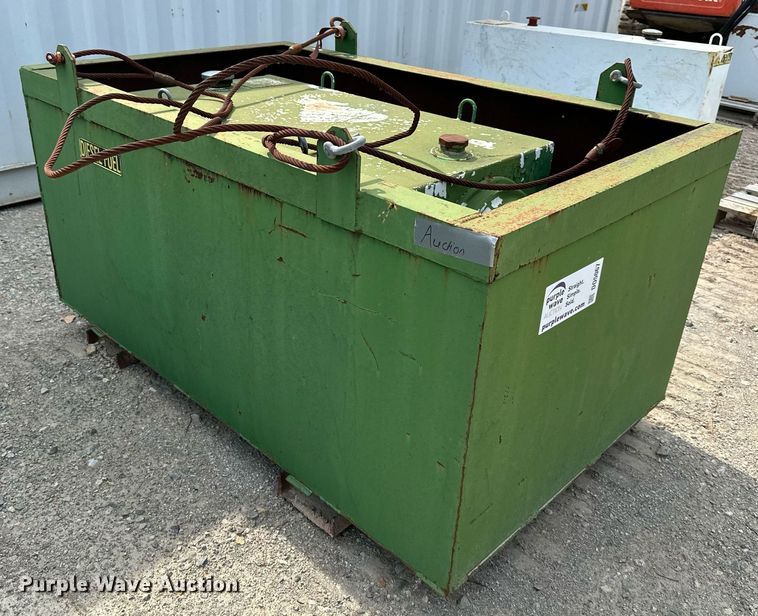 image for item DO5067 100 gallon fuel tank with containment