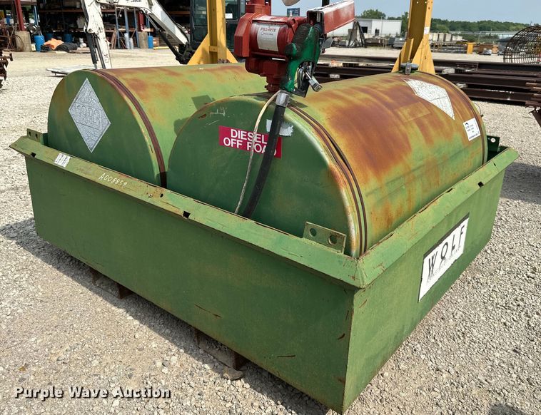 image for item DO5071 (2) fuel tanks