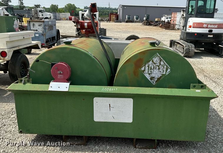 image for item DO5071 (2) fuel tanks