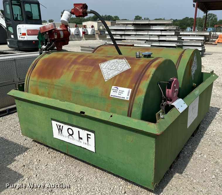 image for item DO5071 (2) fuel tanks