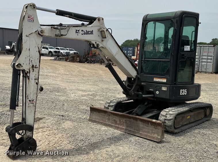 image for item DO5077 2012 Bobcat E35  mini excavator