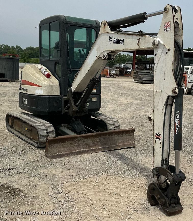 image for item DO5077 2012 Bobcat E35  mini excavator