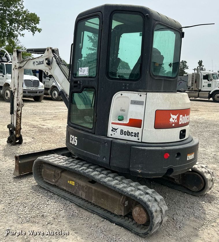 image for item DO5077 2012 Bobcat E35  mini excavator